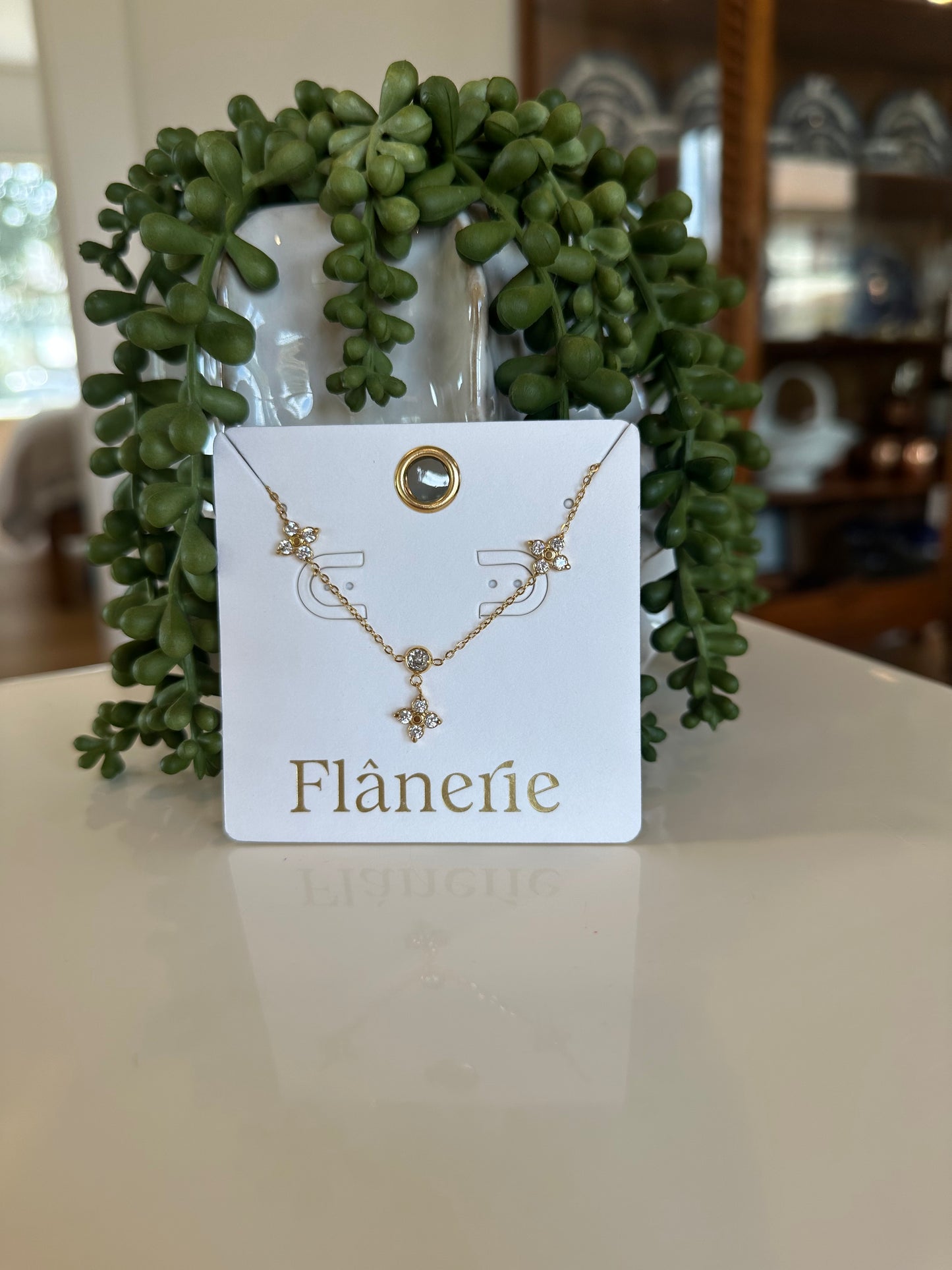 Aveline Necklakce